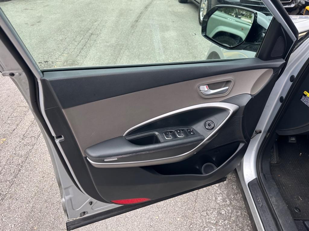 2014 Hyundai Santa Fe - $13,900
