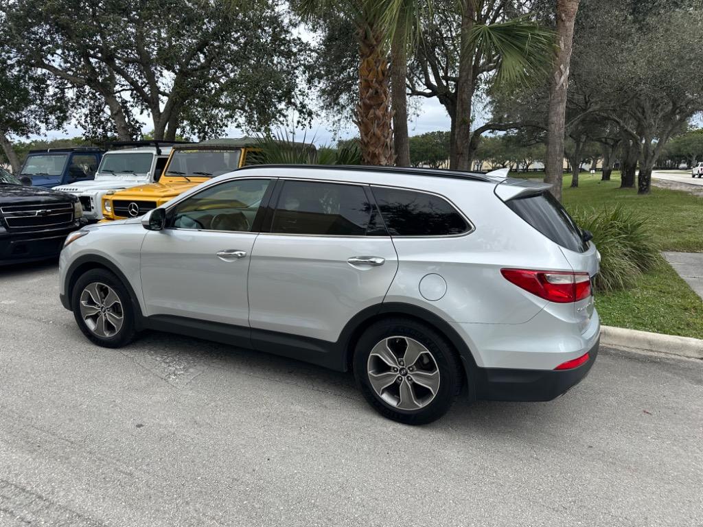 2014 Hyundai Santa Fe - $13,900