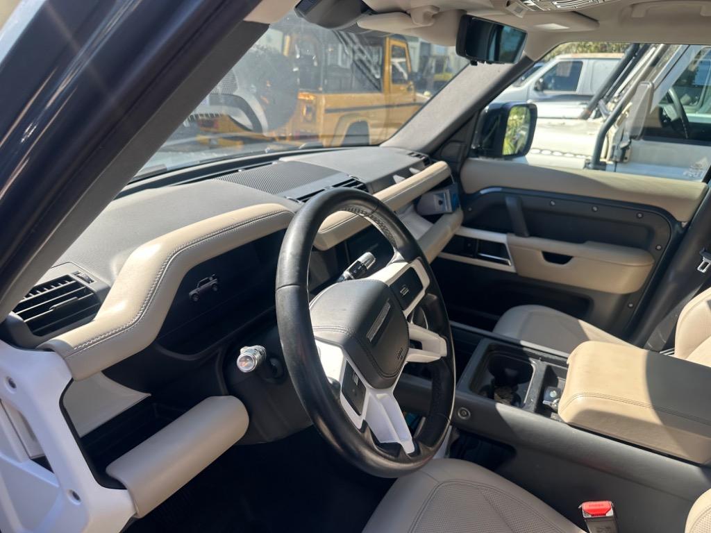 2020 Land Rover Range Rover - $37,800