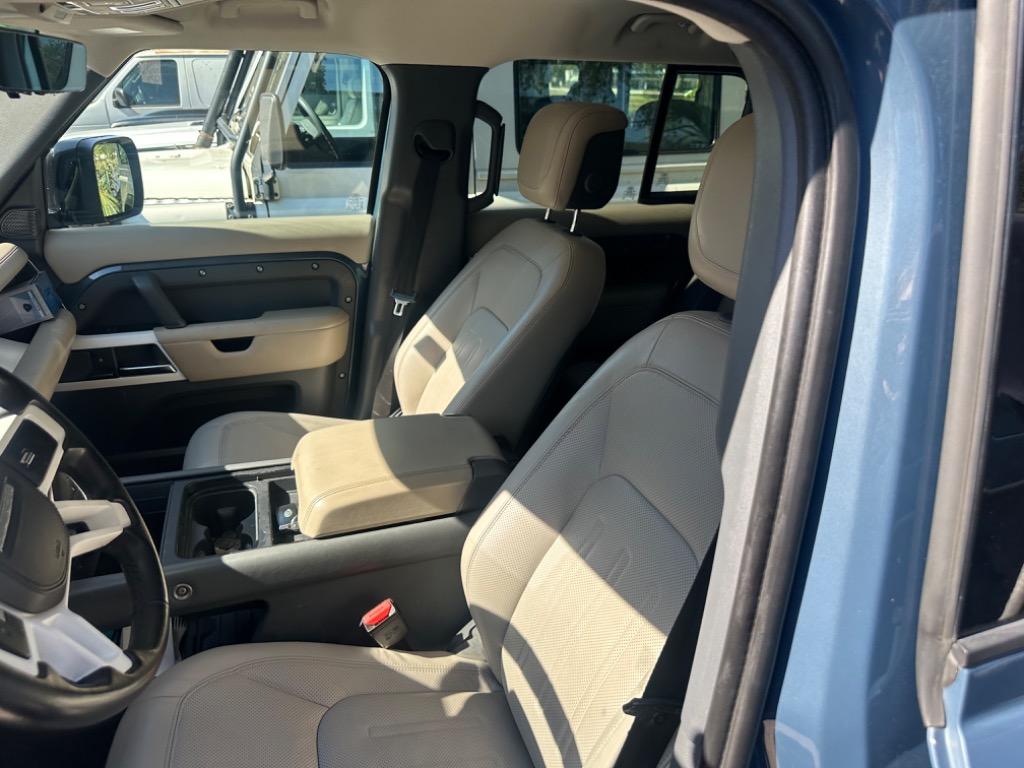2020 Land Rover Range Rover - $37,800