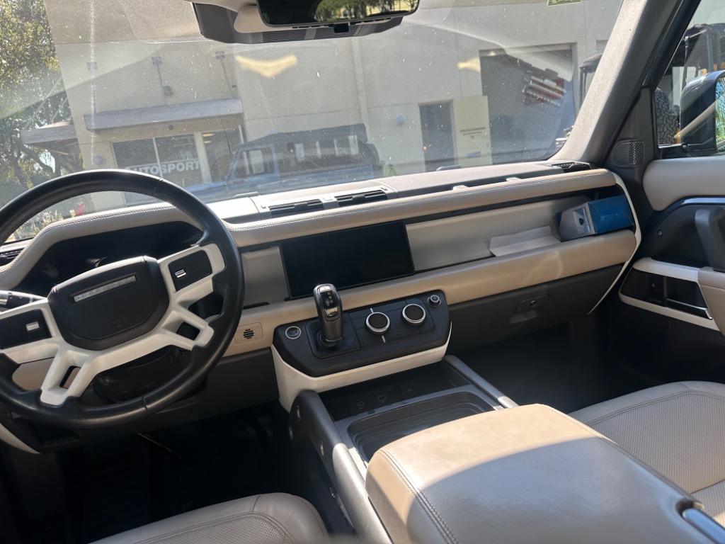 2020 Land Rover Range Rover - $37,800
