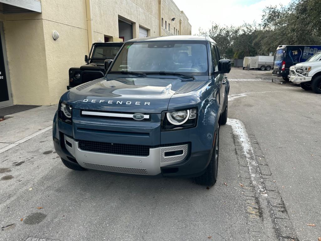 2020 Land Rover Range Rover - $37,800