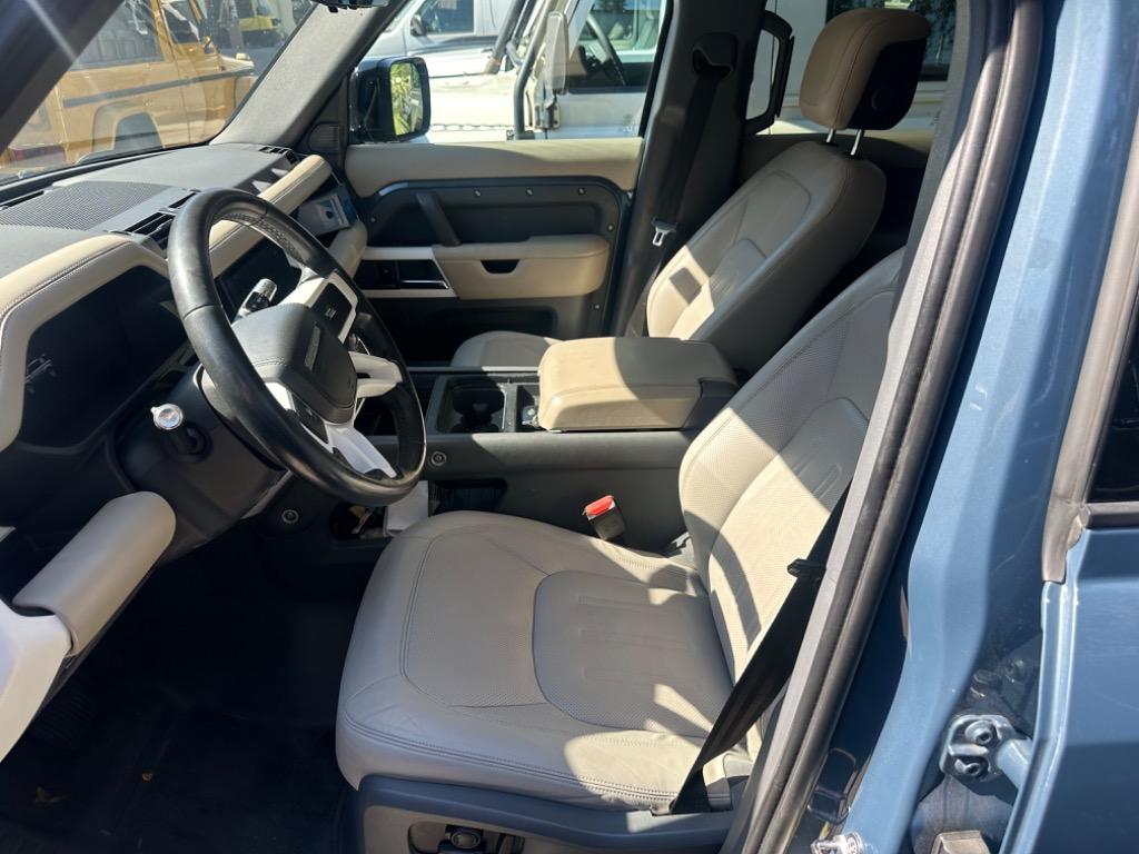 2020 Land Rover Range Rover - $37,800