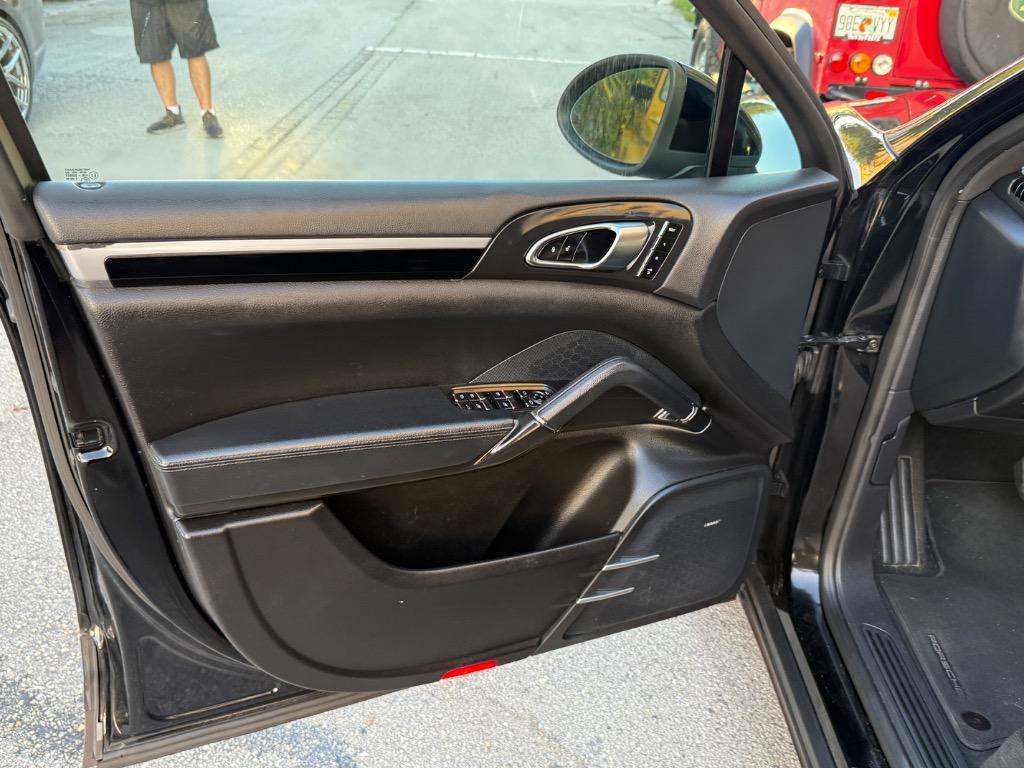 2014 Porsche Cayenne - $13,900