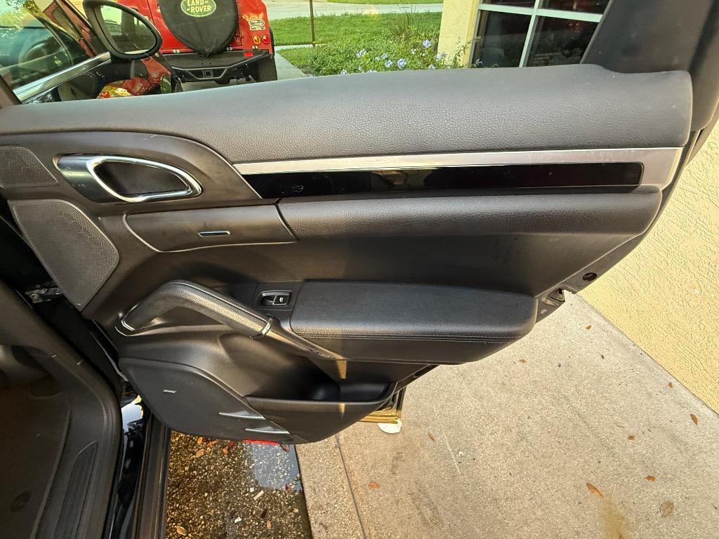 2014 Porsche Cayenne - $13,900