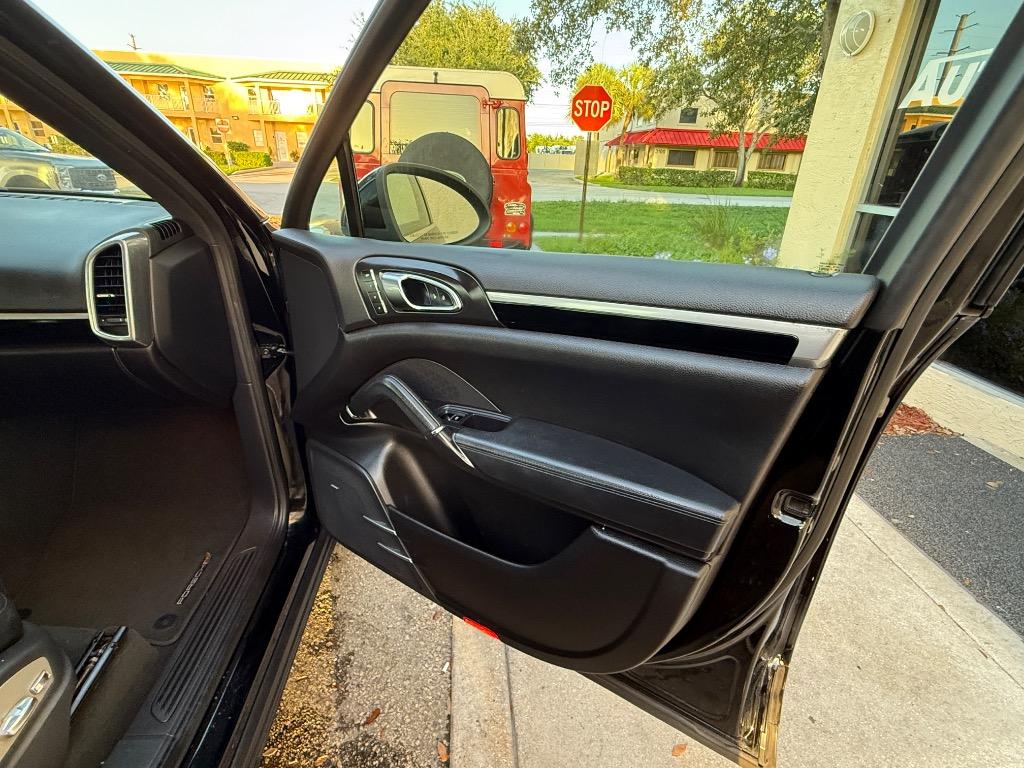 2014 Porsche Cayenne - $13,900