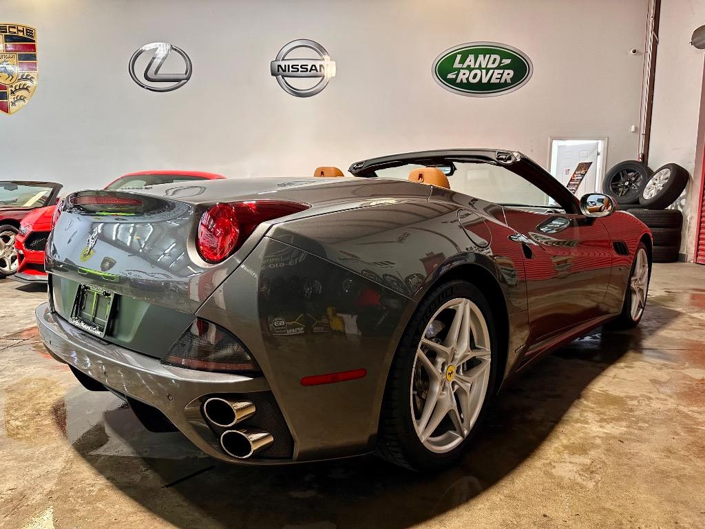 2013 Ferrari California photo