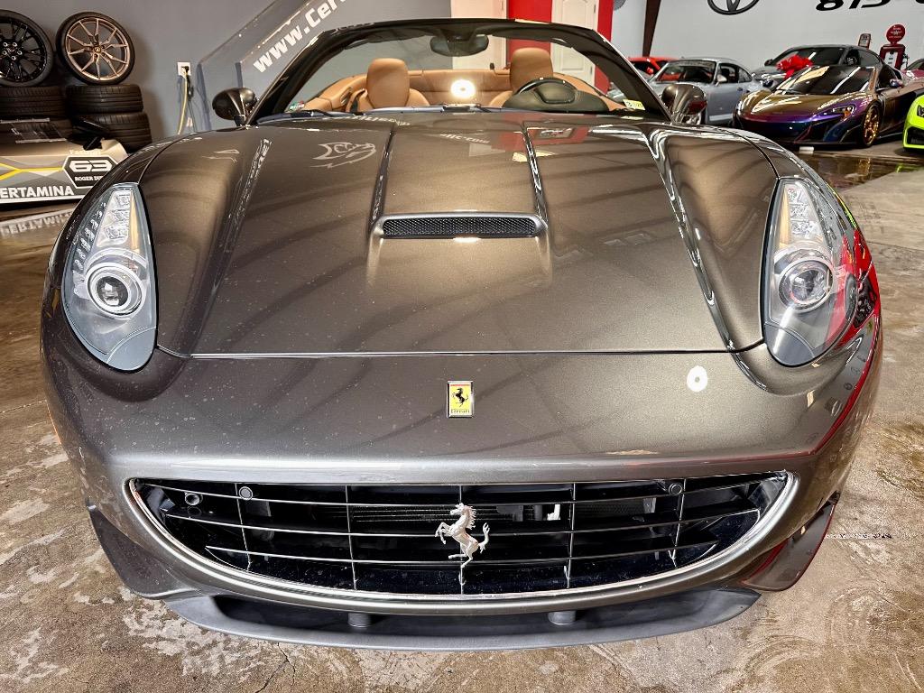 2013 Ferrari California photo