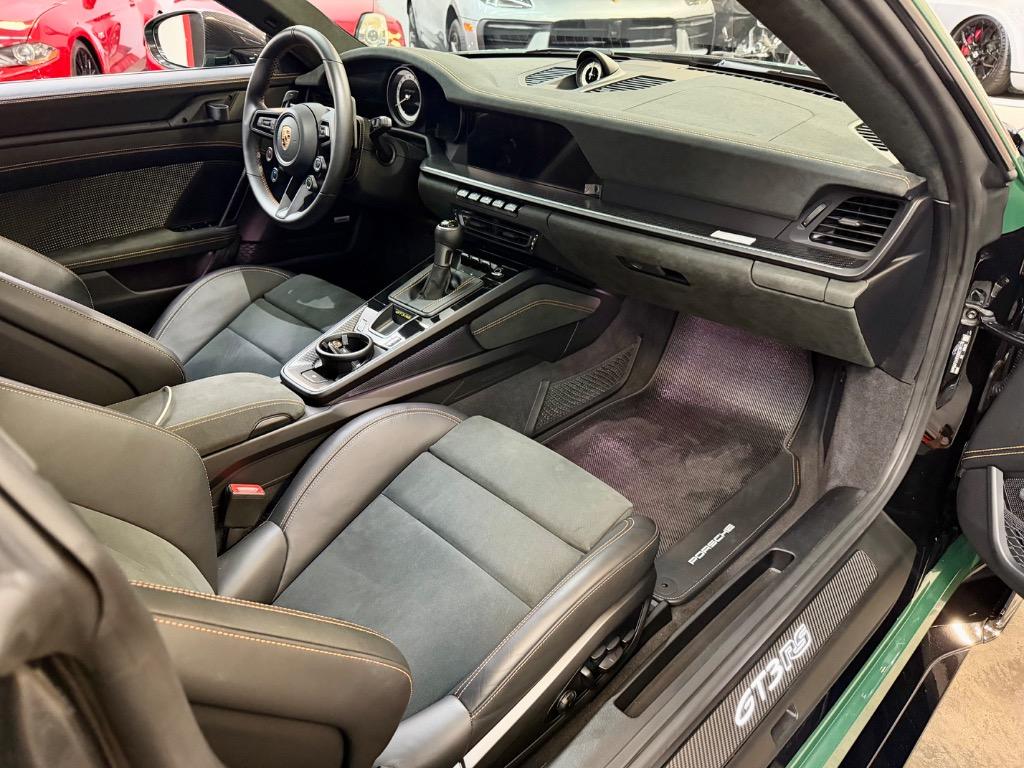 2025 Porsche 911 - $495,950