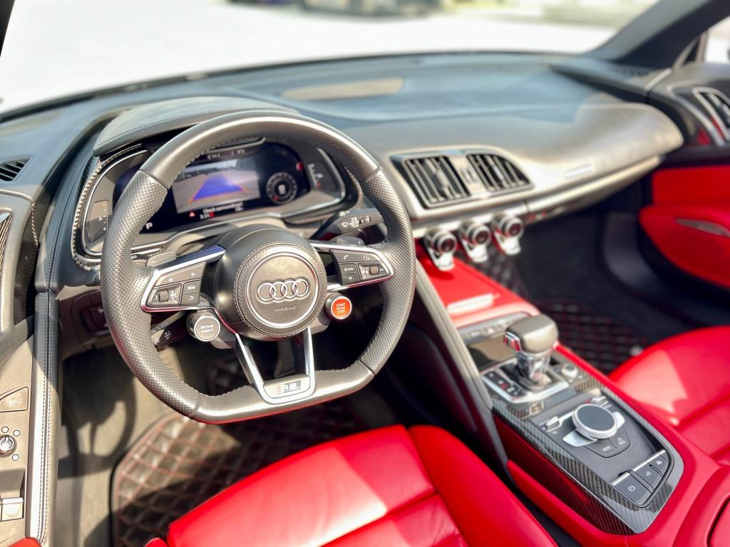 2018 Audi R8 V10 Spyder photo