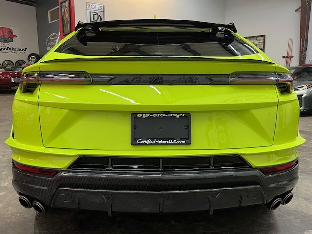 2023 Lamborghini Urus photo