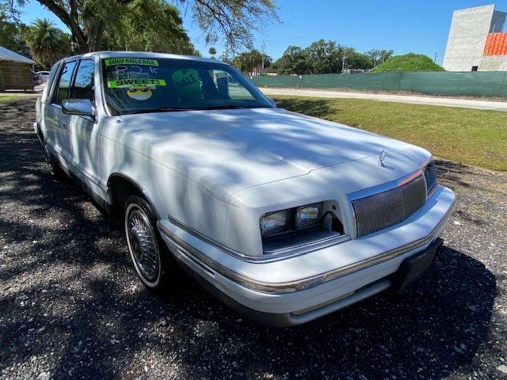 The 1993 Chrysler New Yorker Fifth Avenue photos