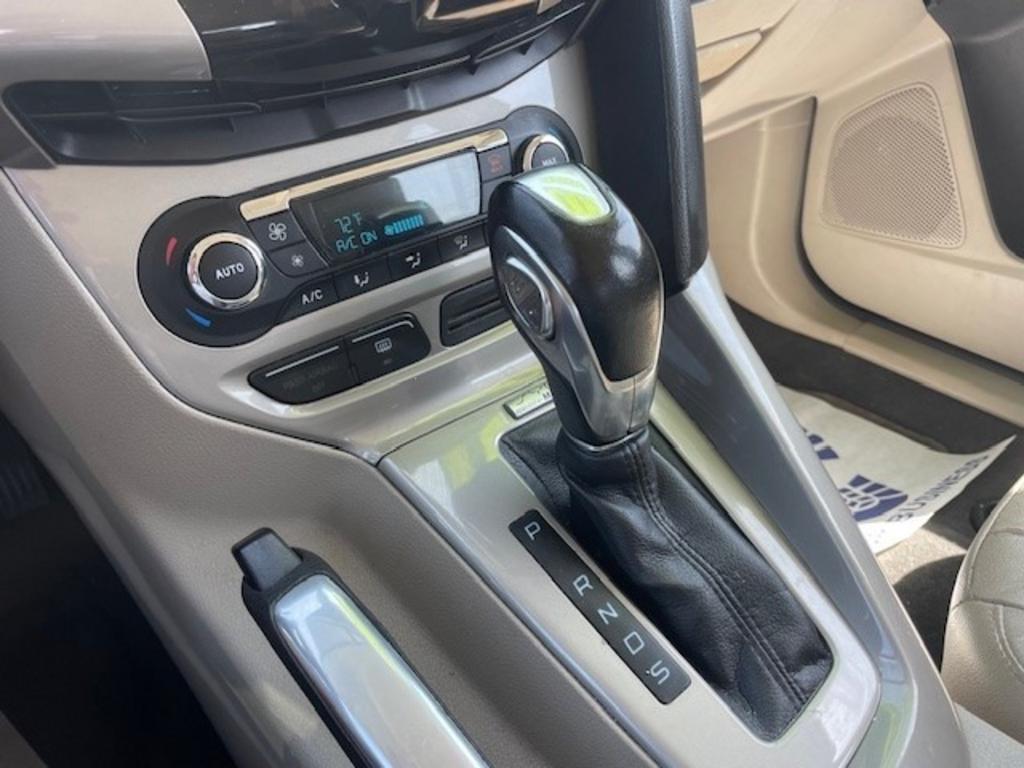 2012 Ford Focus SEL photo
