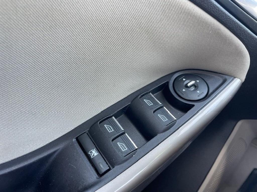2012 Ford Focus SEL photo