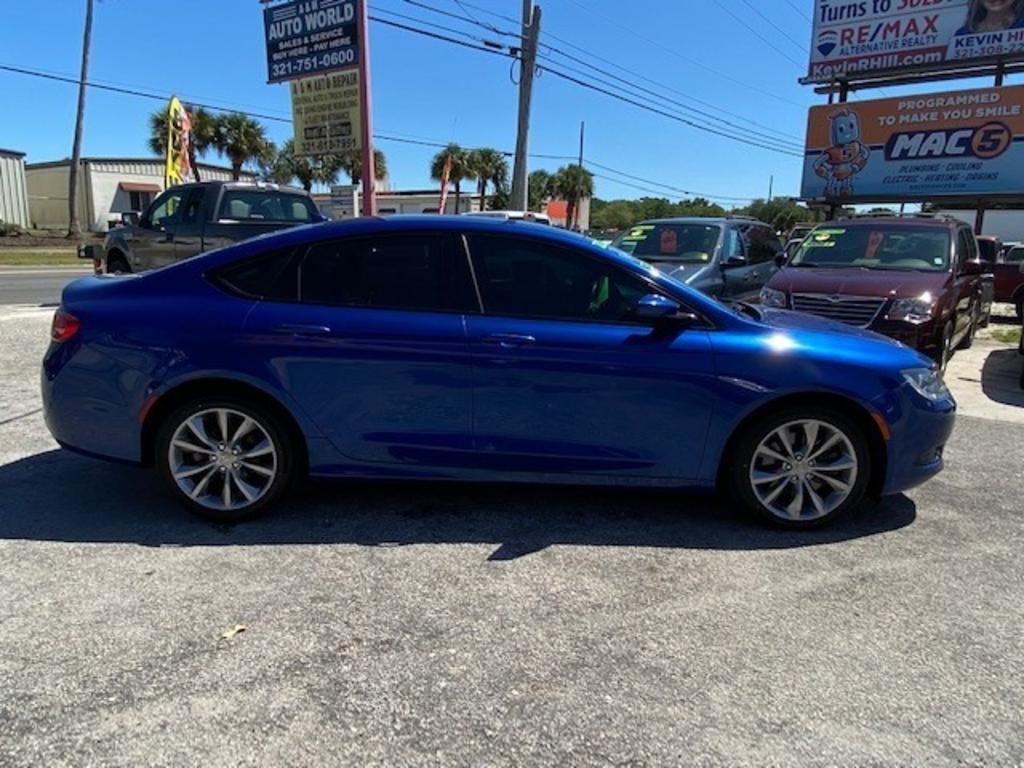 2015 Chrysler 200 S photo