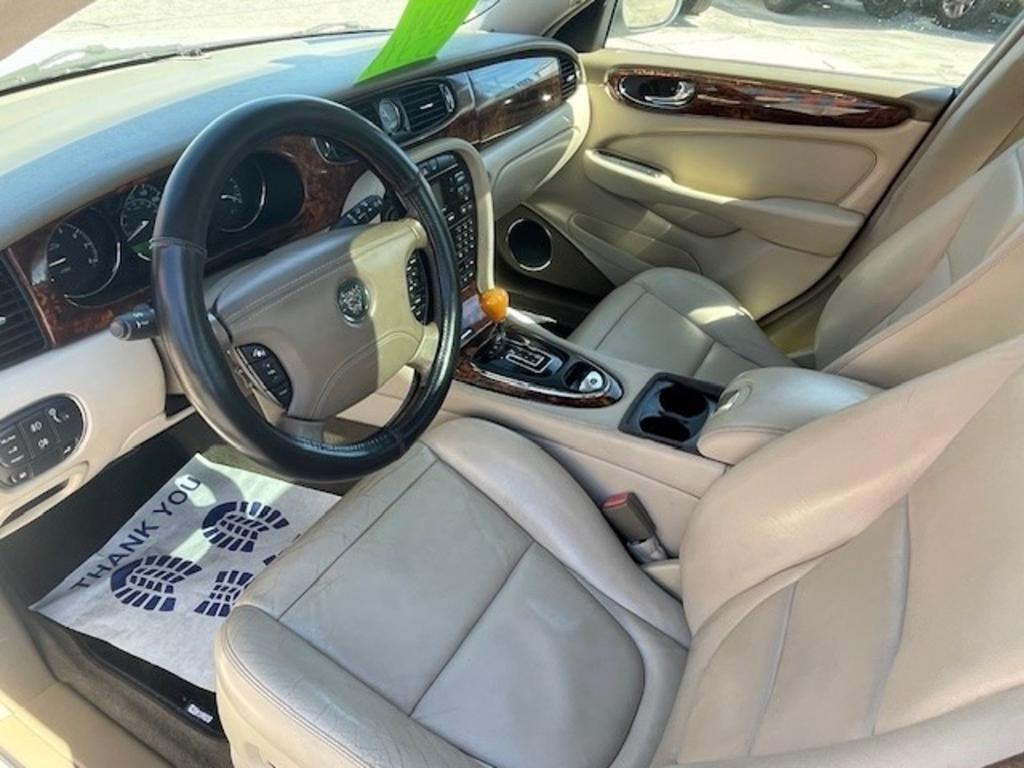 2004 Jaguar XJ-Series XJ8 photo