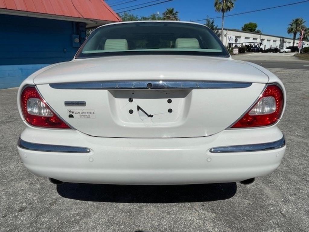2004 Jaguar XJ-Series XJ8 photo
