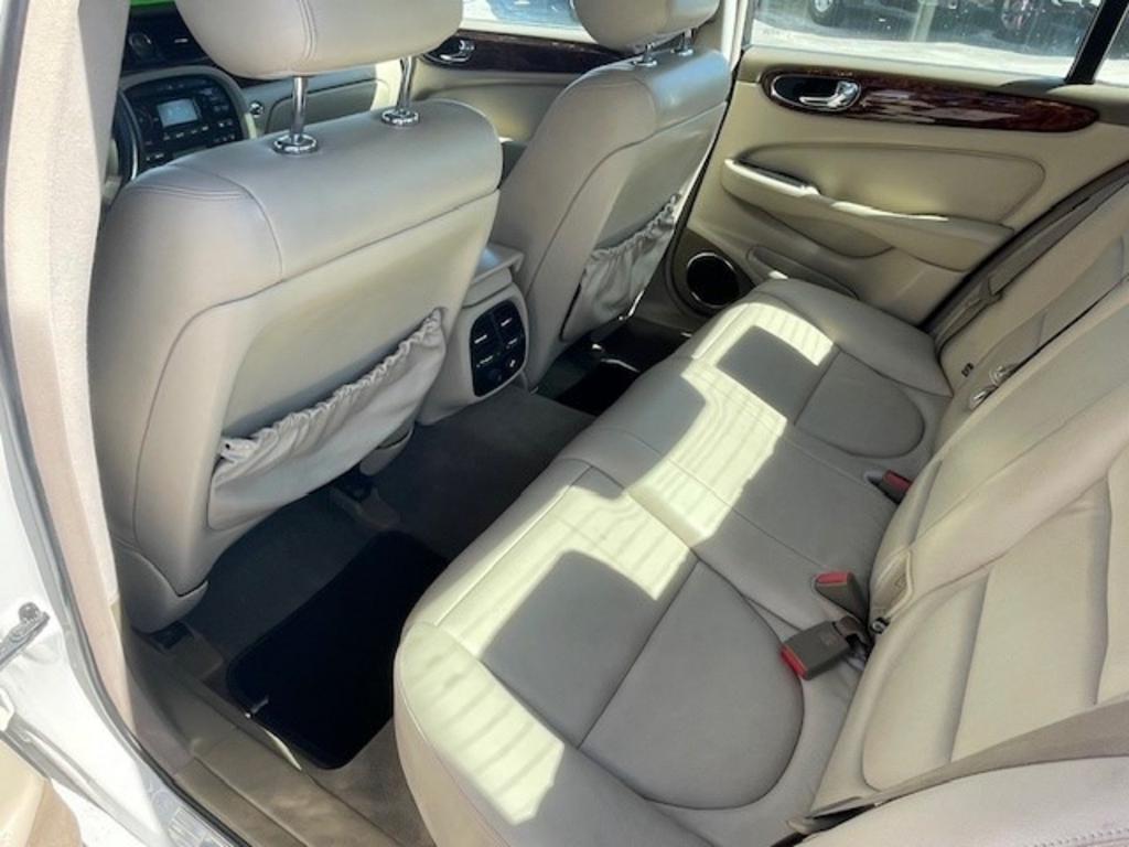 2004 Jaguar XJ-Series XJ8 photo