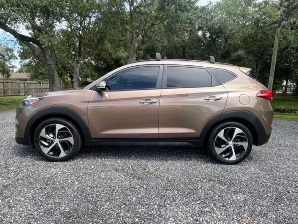 2016 Hyundai Tucson - $10,995