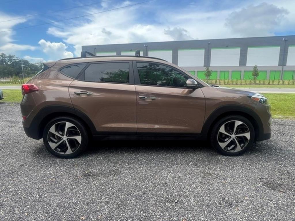 2016 Hyundai Tucson - $10,995