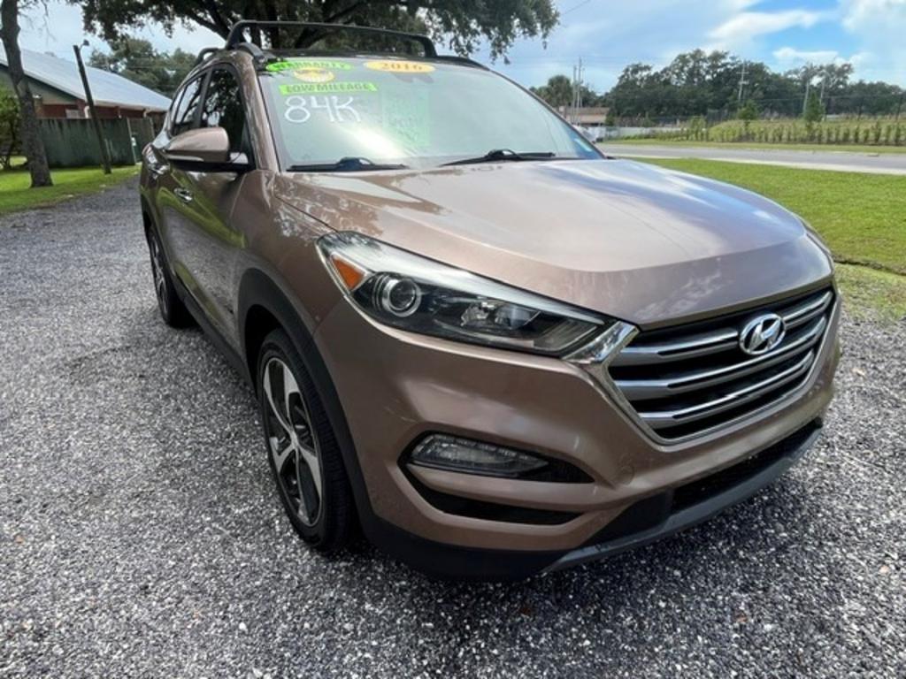 2016 Hyundai Tucson - $10,995