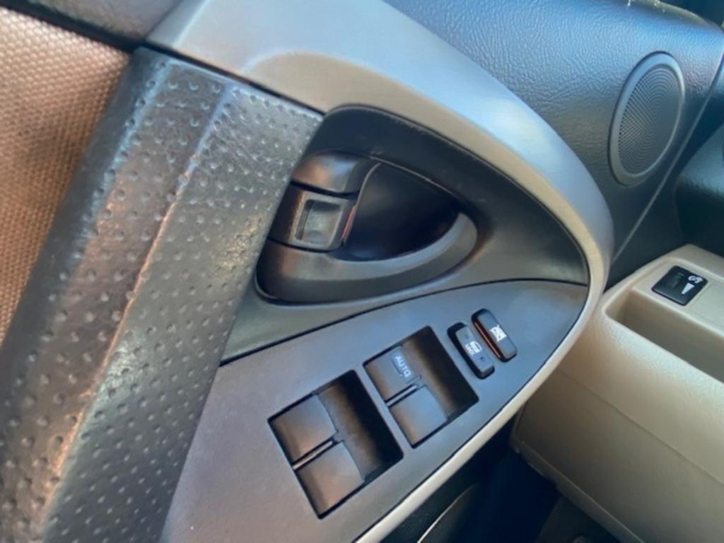 2007 Toyota RAV4 photo
