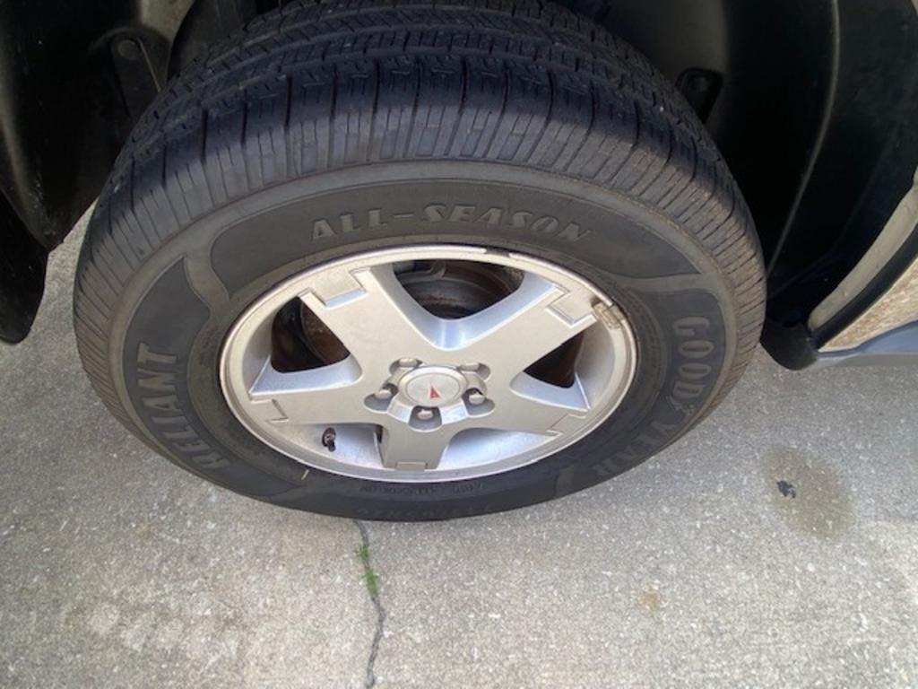 2009 Pontiac Torrent - $6,595