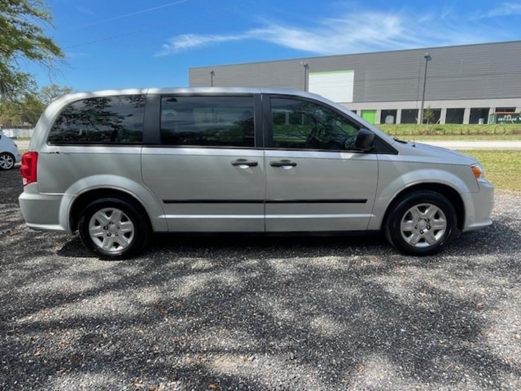 2012 Dodge Grand Caravan SE photo
