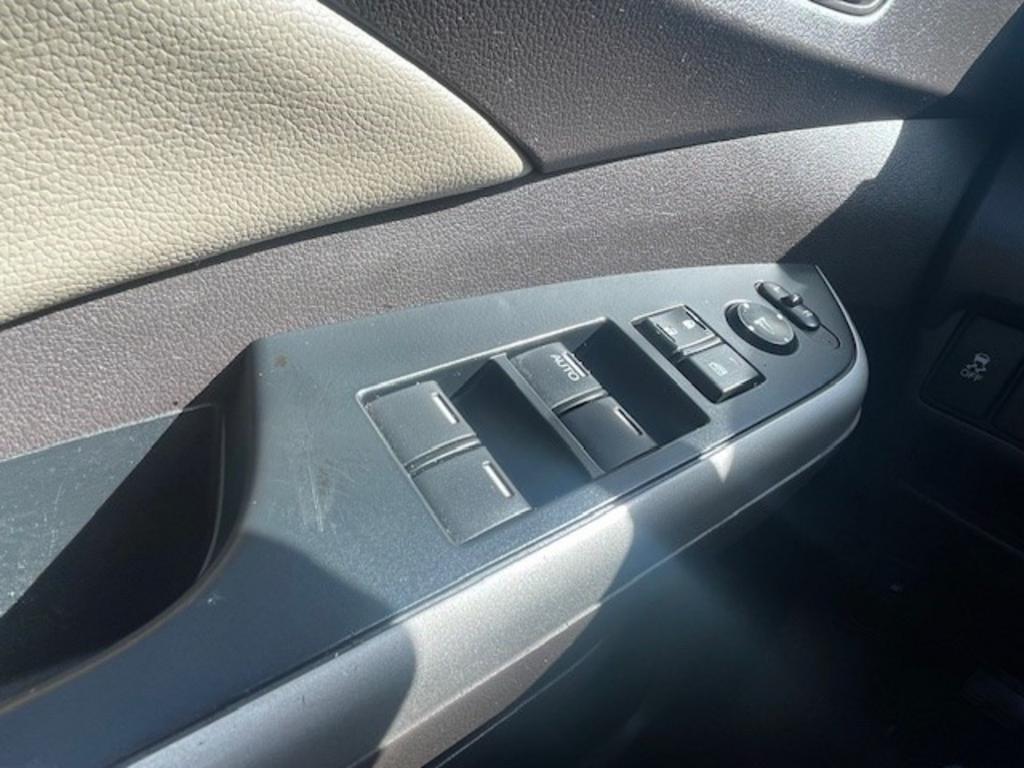 2014 Honda CR-V - $9,995