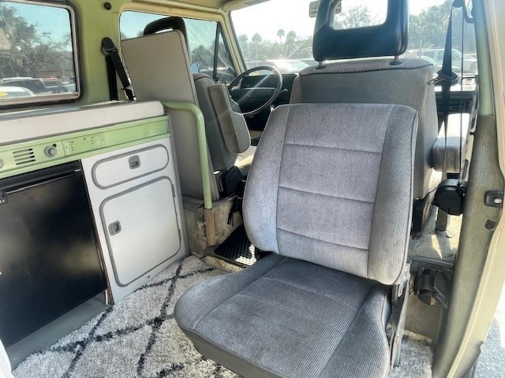 1987 Volkswagen Vanagon - $15,999