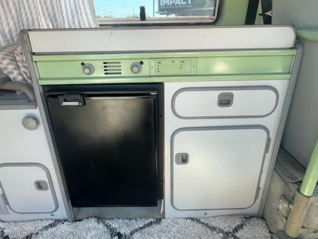 1987 Volkswagen Vanagon - $15,999
