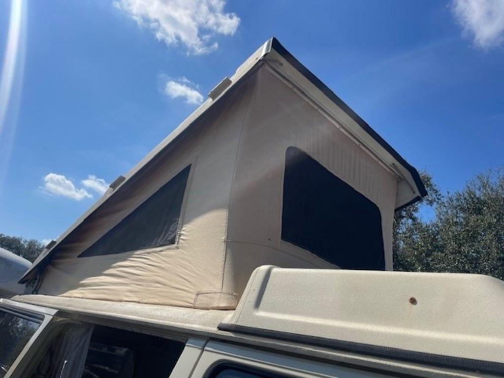 1987 Volkswagen Vanagon - $15,999