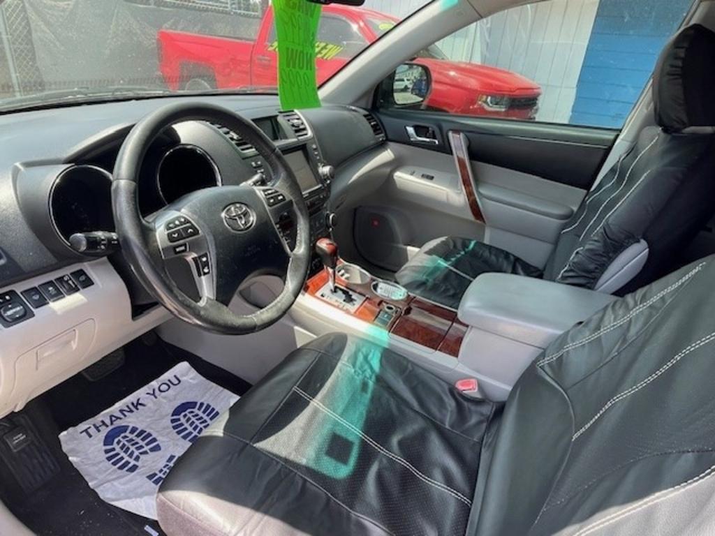2012 Toyota Highlander - $9,485