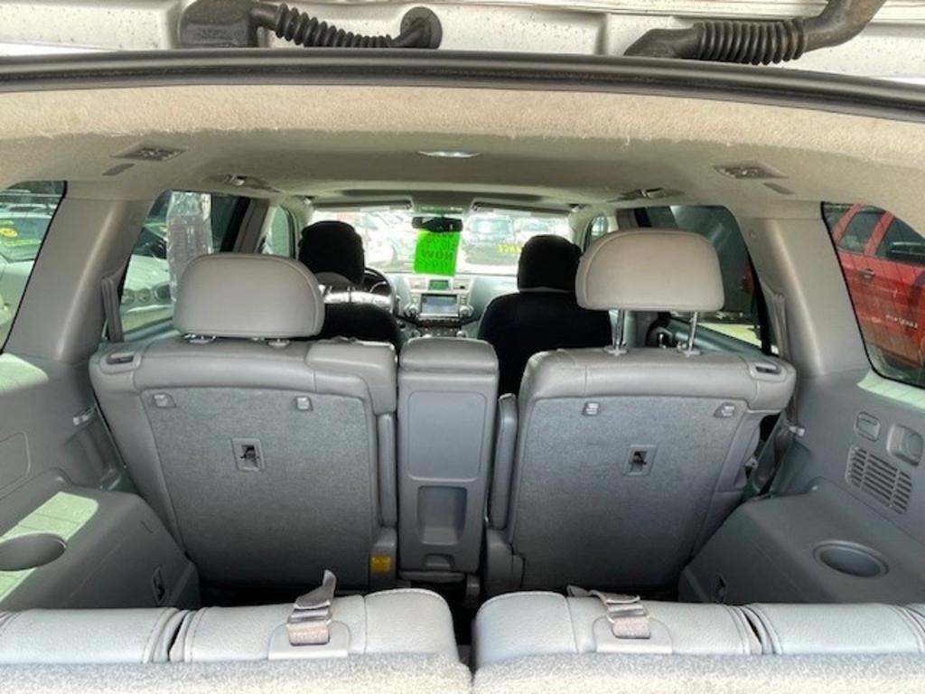 2012 Toyota Highlander - $9,485
