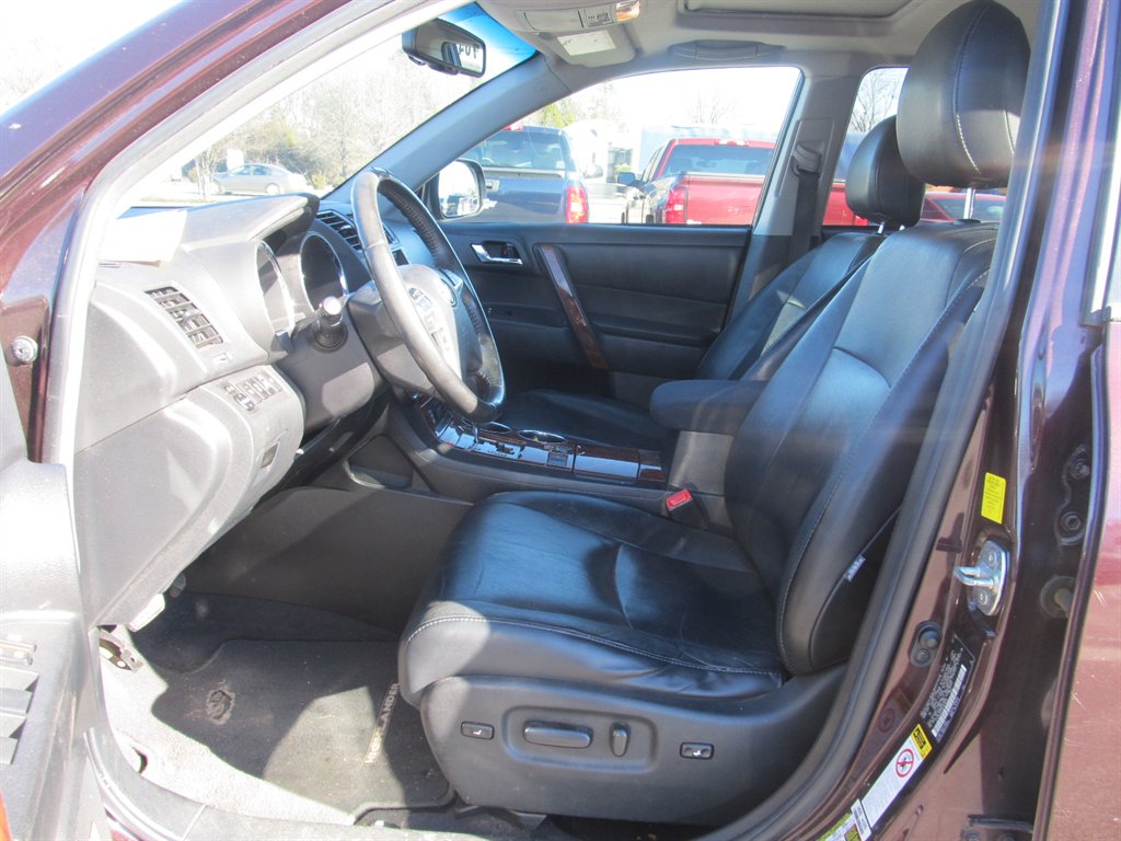 2011 Toyota Highlander Limited photo