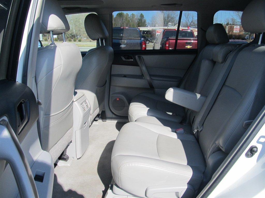 2008 Toyota Highlander Sport photo