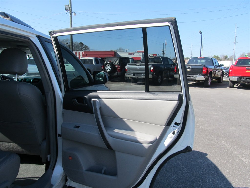 2008 Toyota Highlander Sport photo