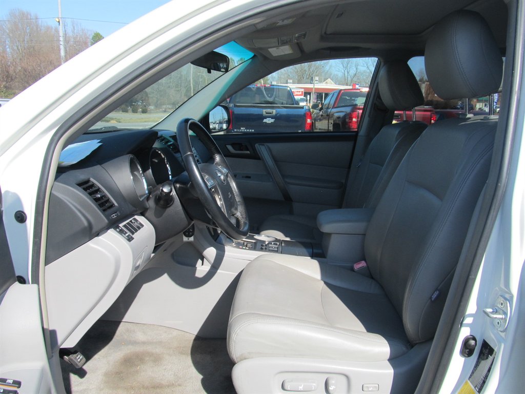 2008 Toyota Highlander Sport photo