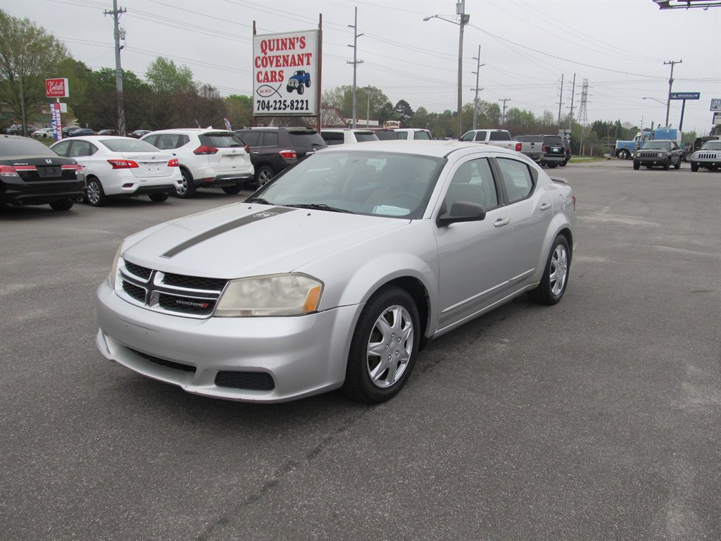 2012 Dodge Avenger SE photo