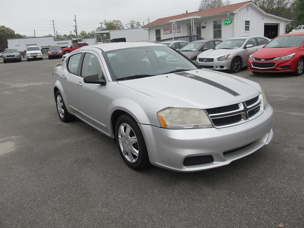 2012 Dodge Avenger SE photo