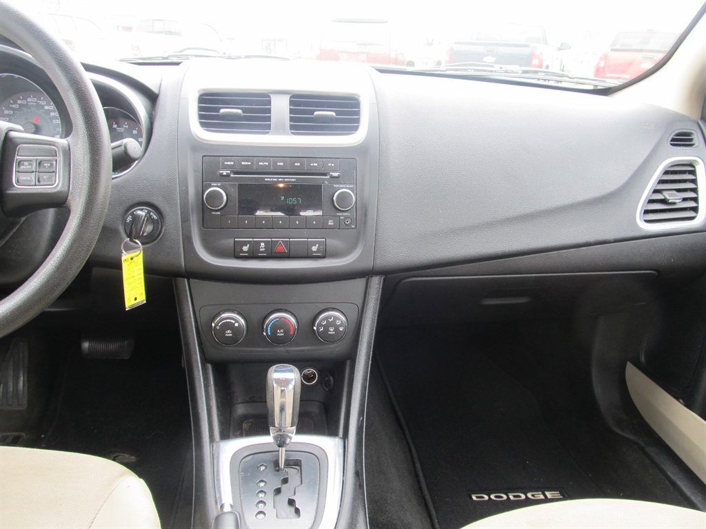 2012 Dodge Avenger SE photo