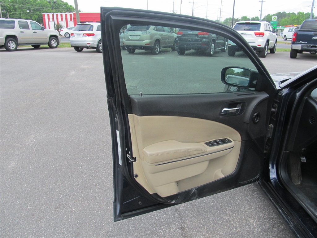 2012 Dodge Charger SE photo