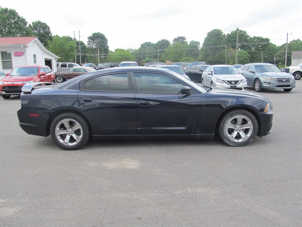 2012 Dodge Charger SE photo