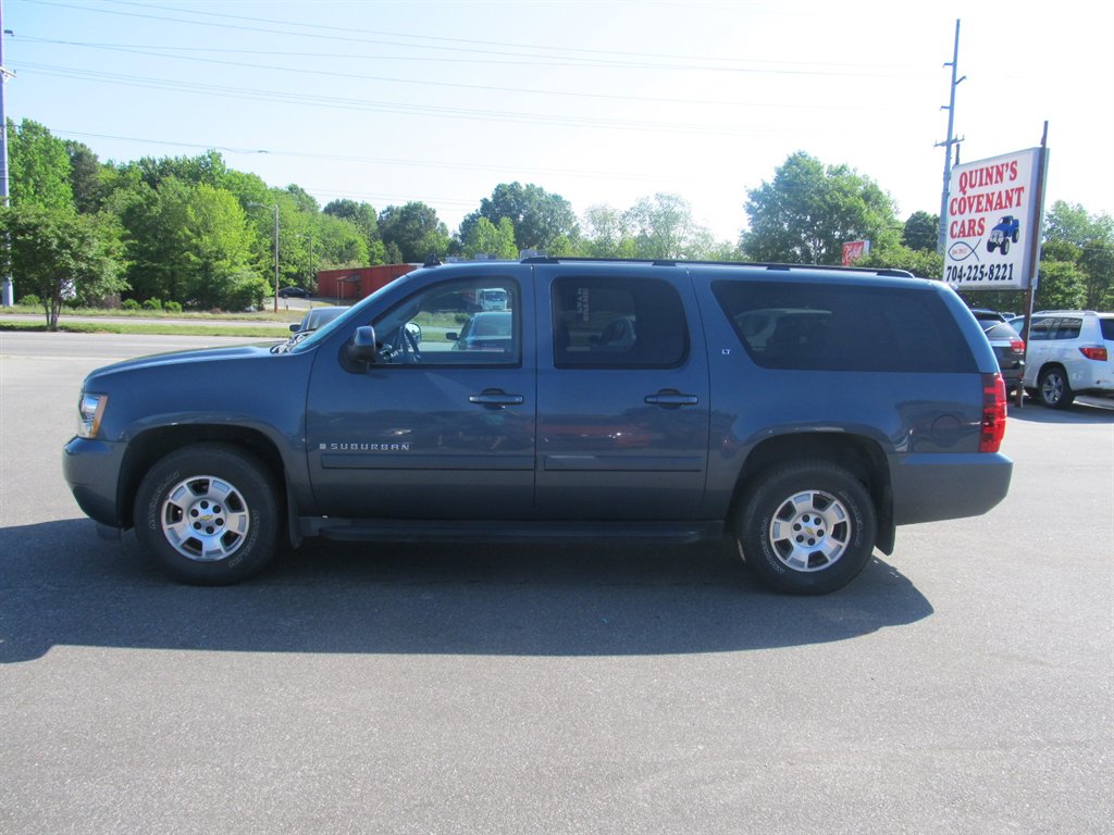2008 Chevrolet Suburban LT 1500 photo