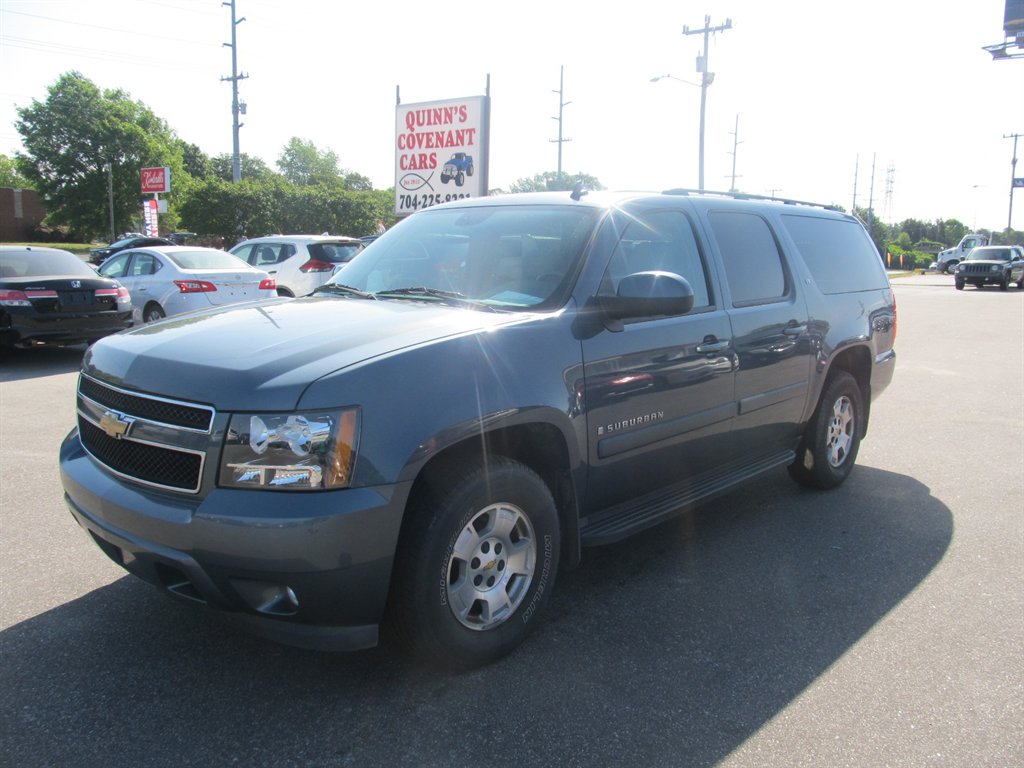 2008 Chevrolet Suburban LT 1500 photo