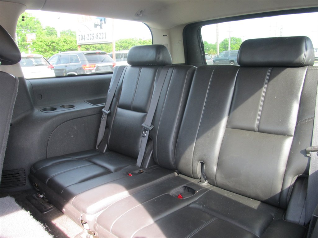 2007 Chevrolet Suburban LS 1500 photo