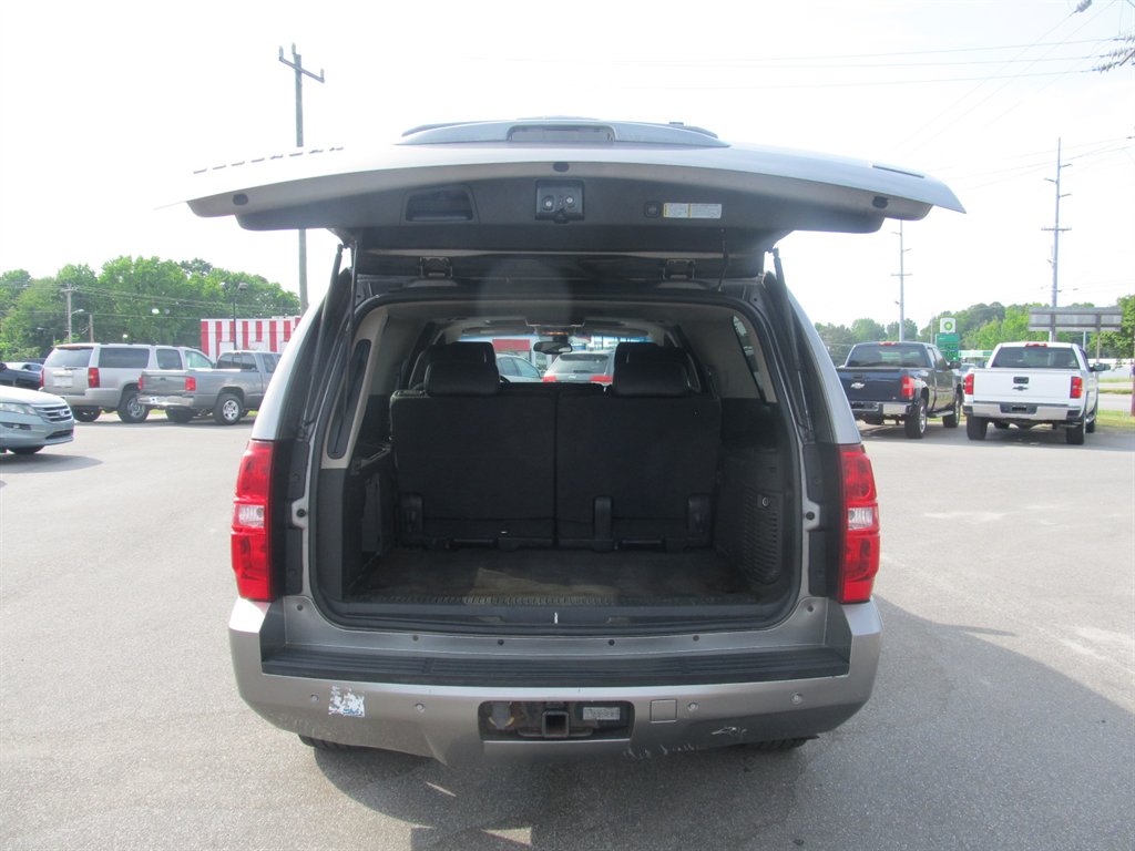2007 Chevrolet Suburban LS 1500 photo