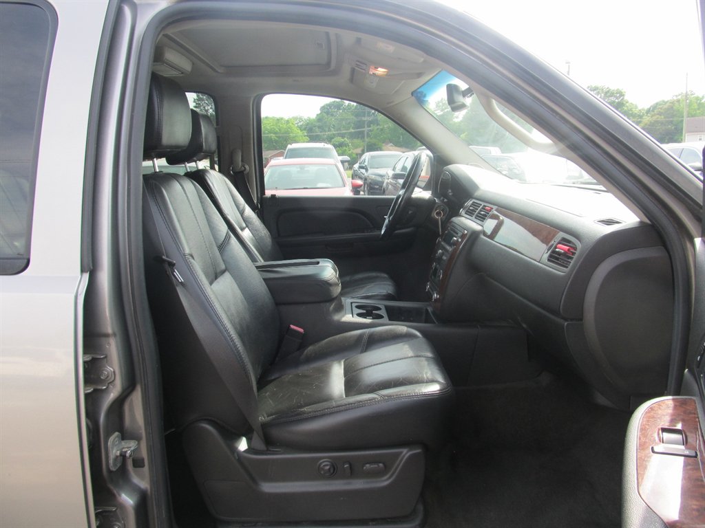 2007 Chevrolet Suburban LS 1500 photo