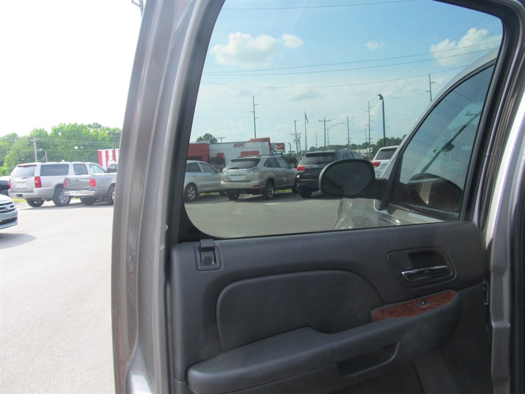 2007 Chevrolet Suburban LS 1500 photo
