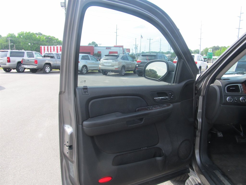 2007 Chevrolet Suburban LS 1500 photo